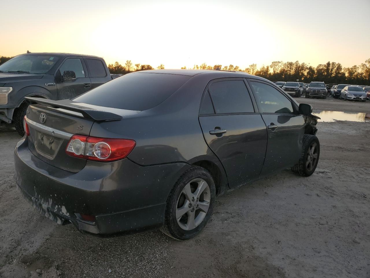 VIN 5YFBU4EE2DP078574 2013 TOYOTA COROLLA no.3