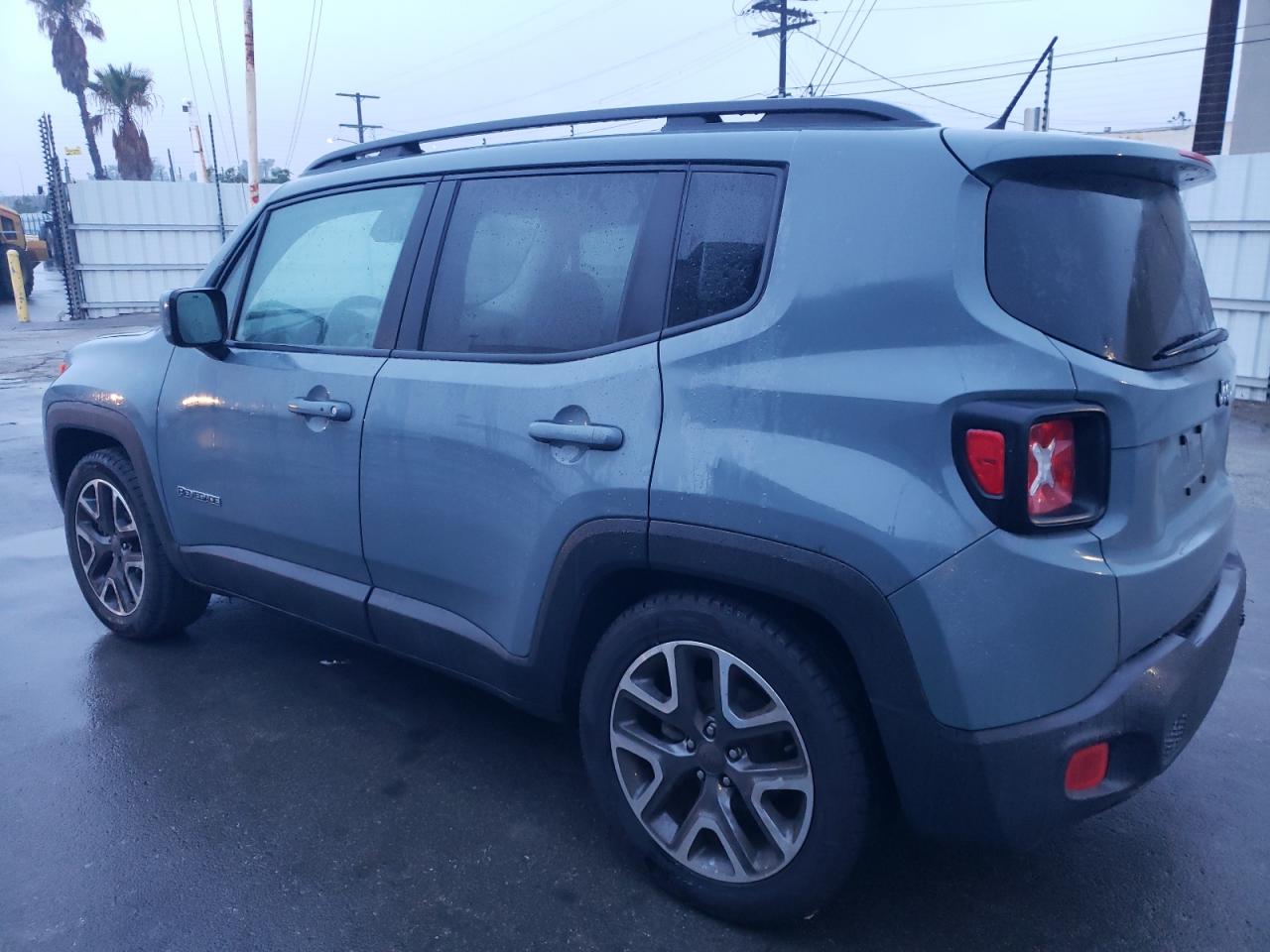 2017 Jeep Renegade - Image 2