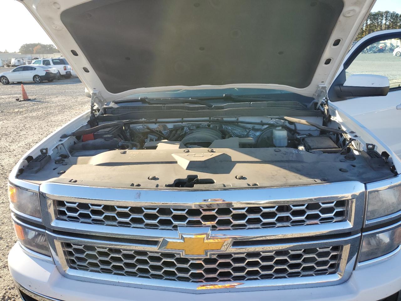 VIN 3GCUKREC7FG183890 2015 CHEVROLET ALL Models no.11