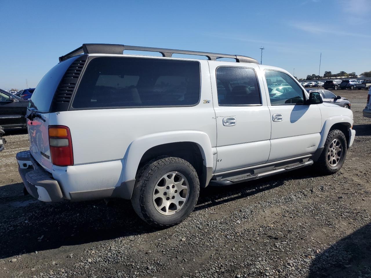 2001 Chevrolet Suburban - Image 3