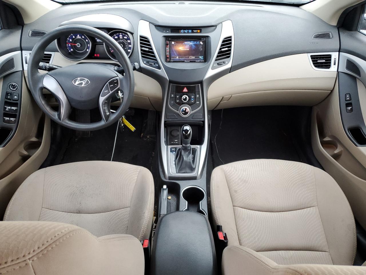 2016 Hyundai Elantra - Image 8