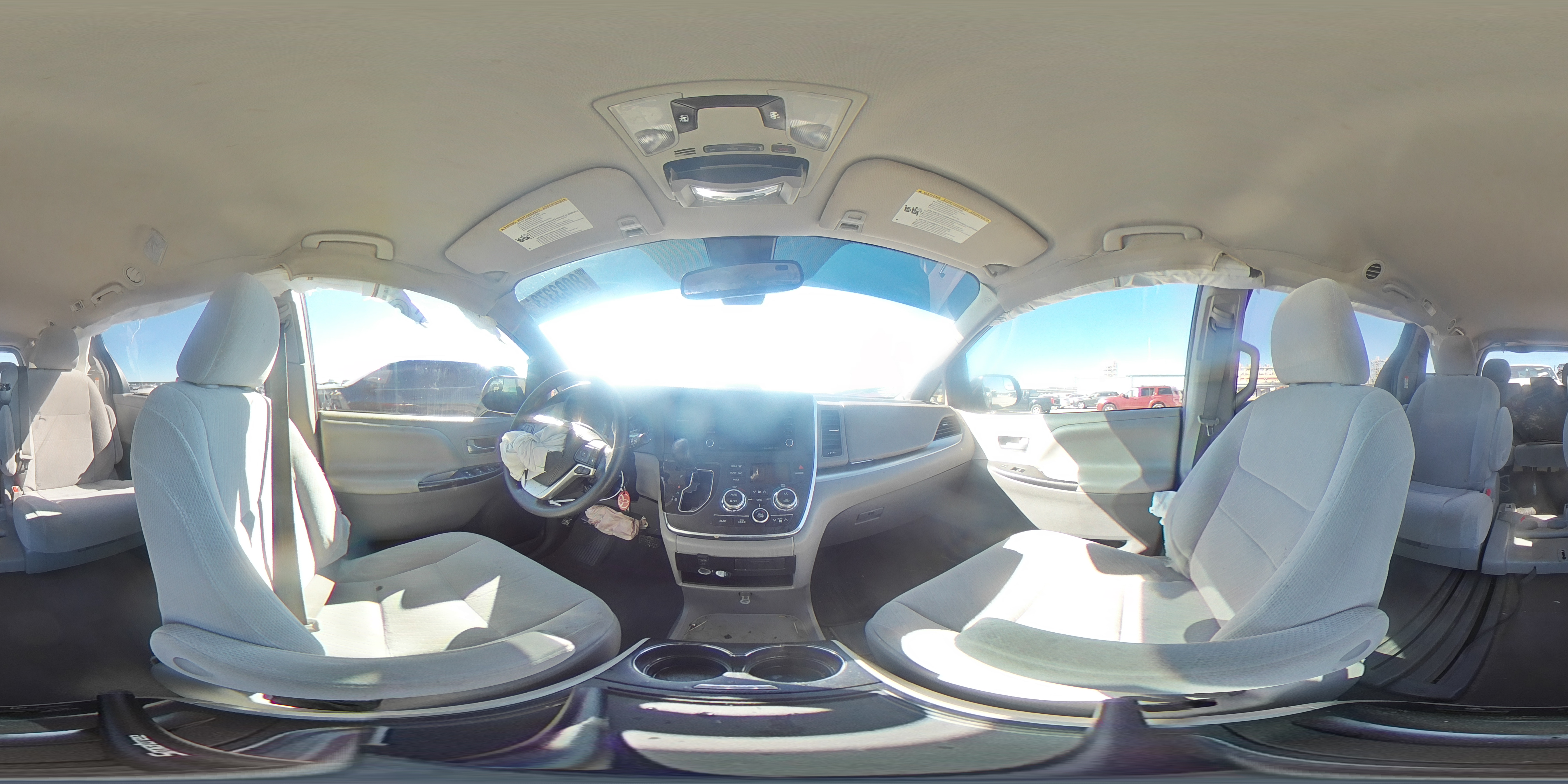 2018 Toyota Sienna - Image 13