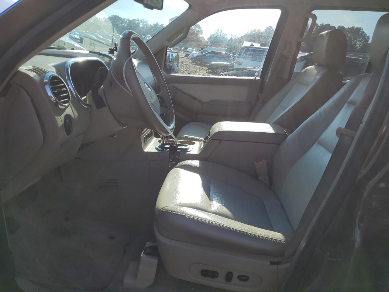 2007 Ford Explorer - Image 7