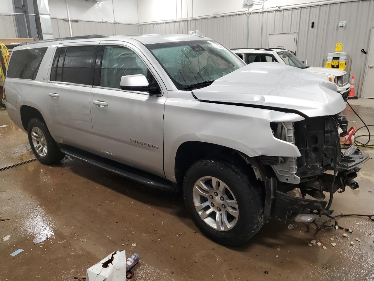 VIN 1GNSKHKC5KR253359 2019 CHEVROLET SUBURBAN no.4