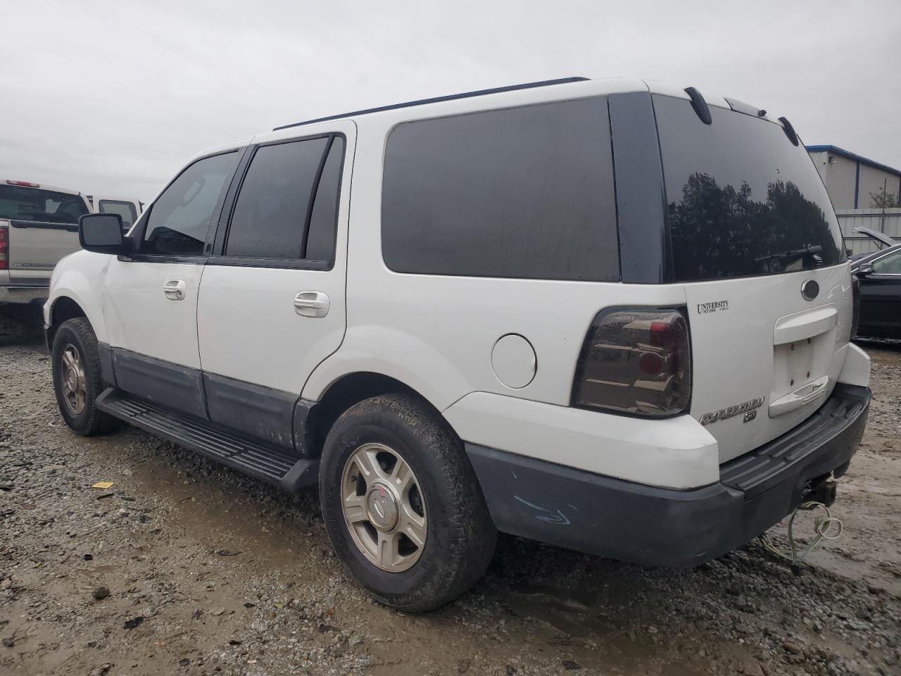 2003 Ford Expedition - Image 2
