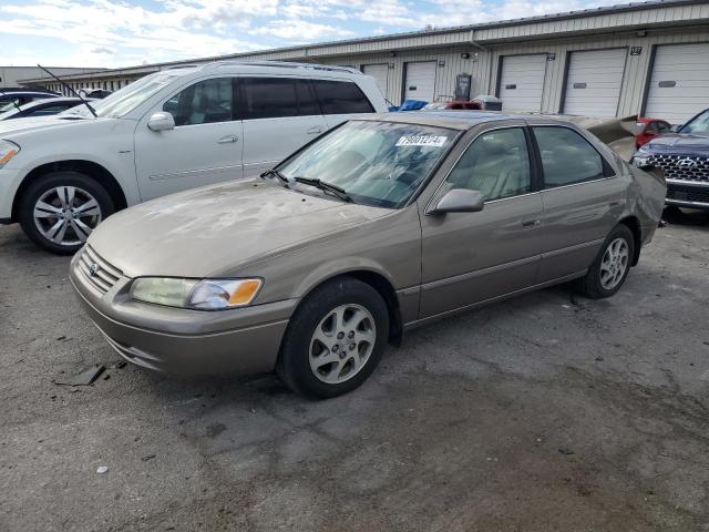 1999 Toyota Camry Le للبيع في Louisville، KY - Rear End