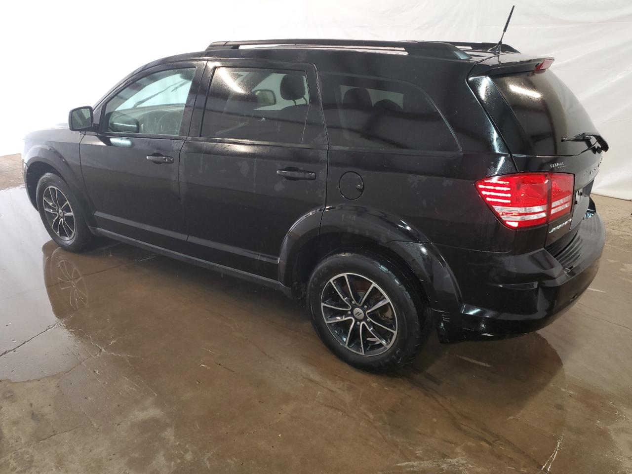 VIN 3C4PDCAB8JT518043 2018 DODGE JOURNEY no.2