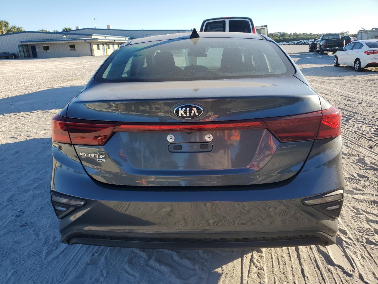 VIN 3KPF24AD5LE205581 2020 KIA FORTE no.6