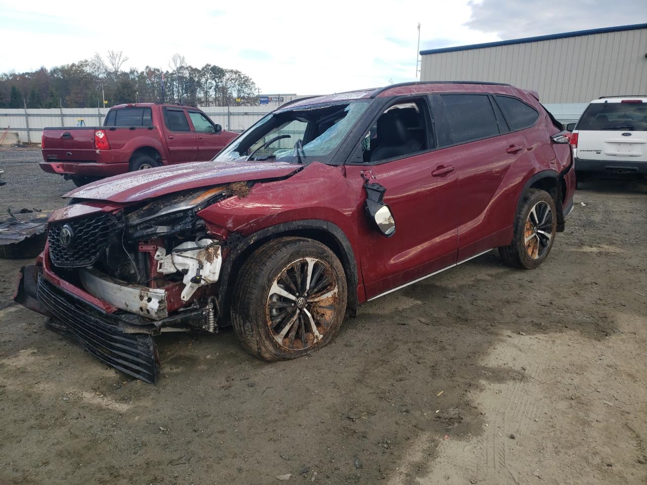 2022 Toyota Highlander - Image 1