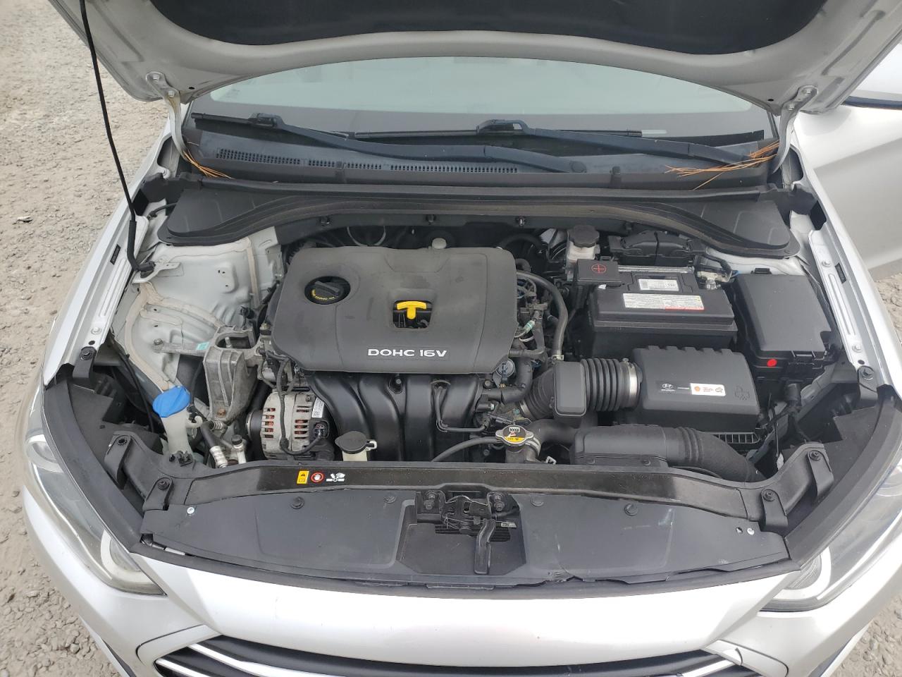 2018 Hyundai Elantra - Image 11