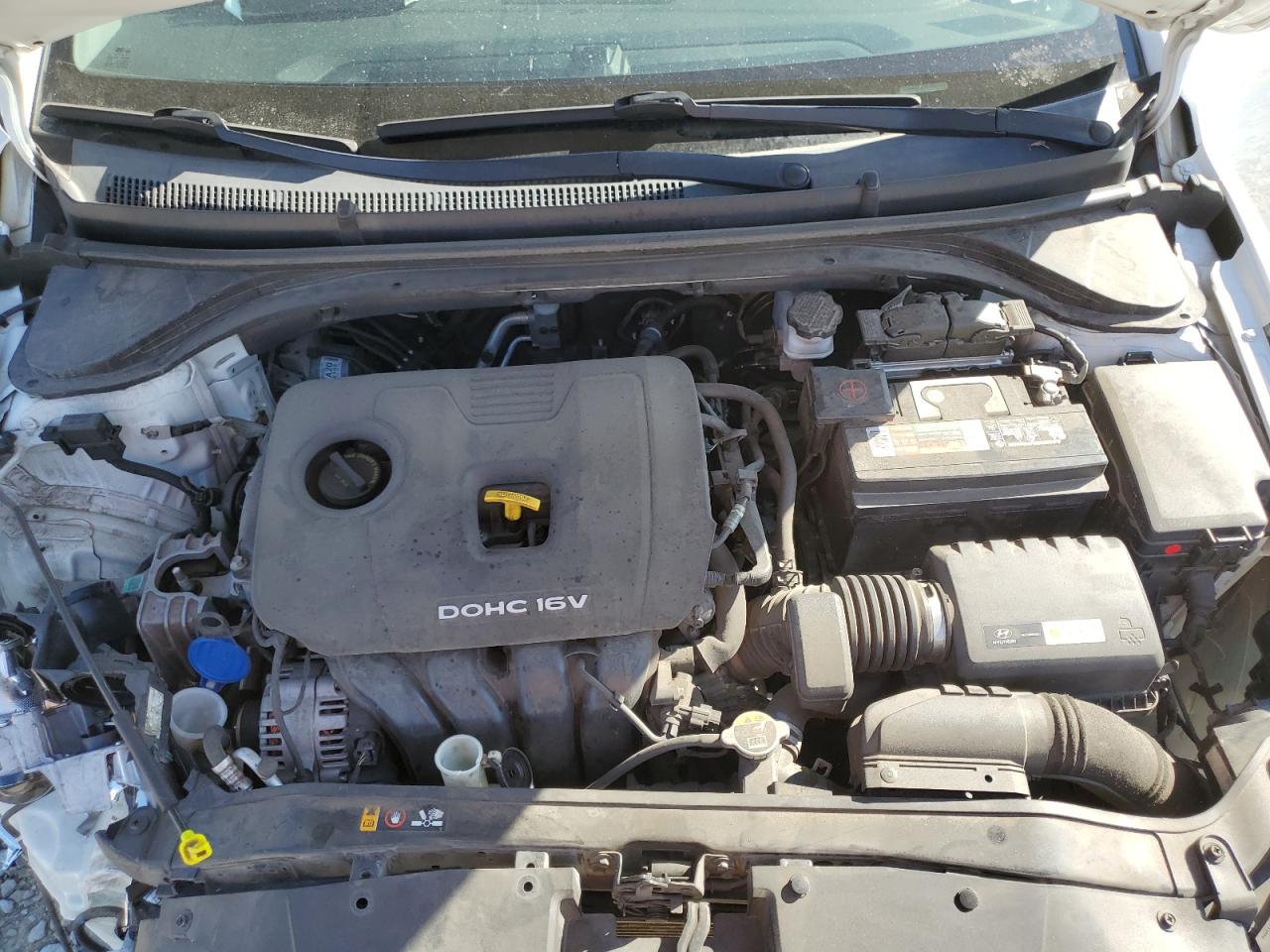 2017 Hyundai Elantra - Image 12