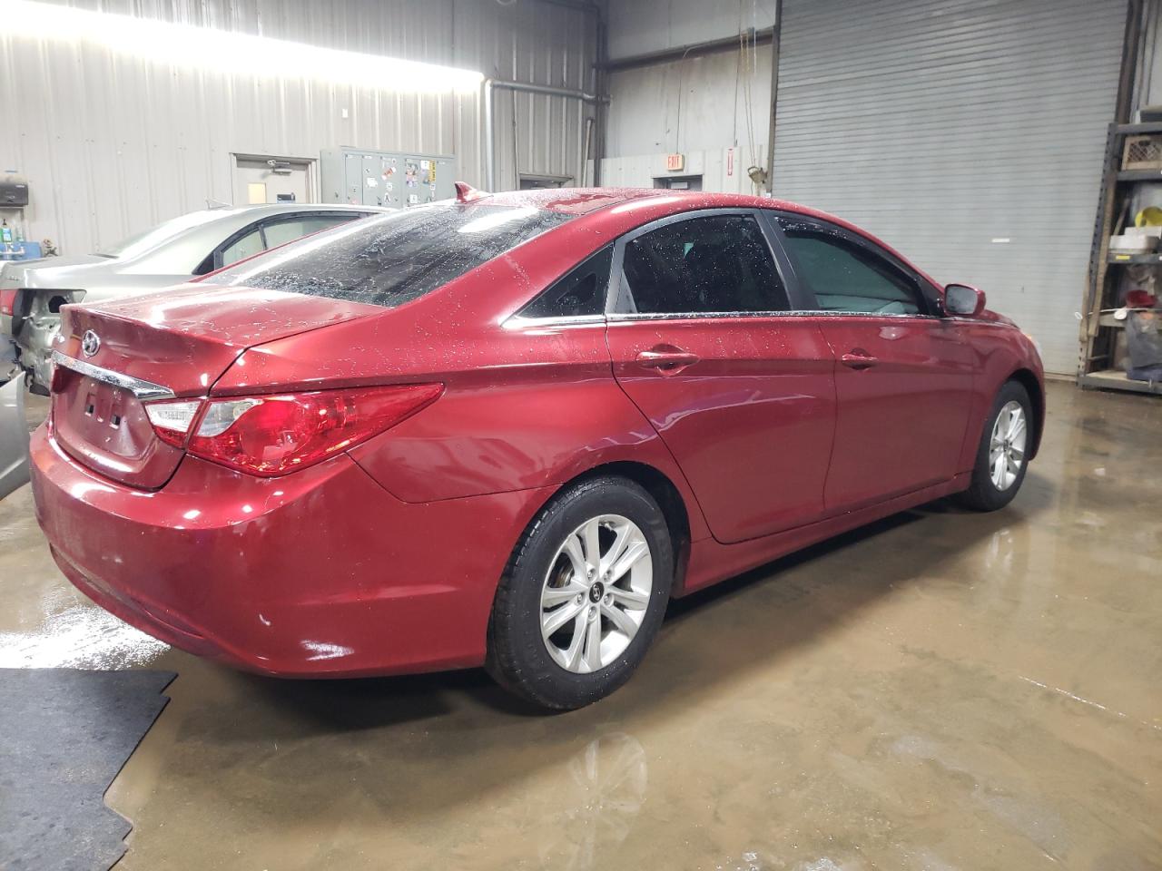 2011 Hyundai Sonata - Image 3