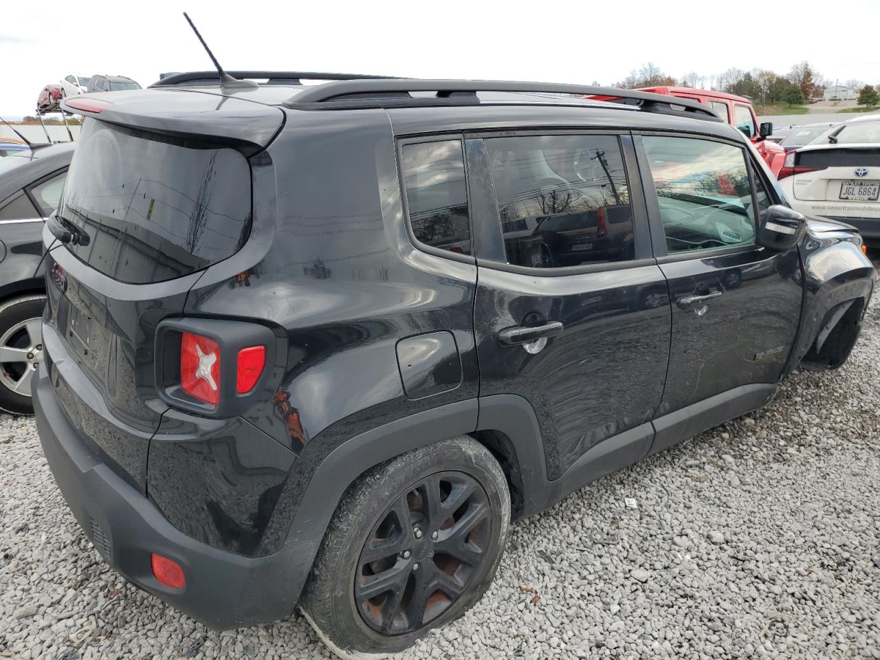 2017 Jeep Renegade - Image 3