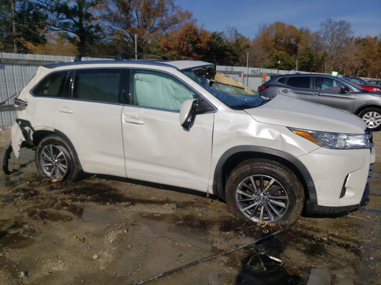 2018 Toyota Highlander Se VIN: 5TDJZRFH7JS562178 Lot: 80903154