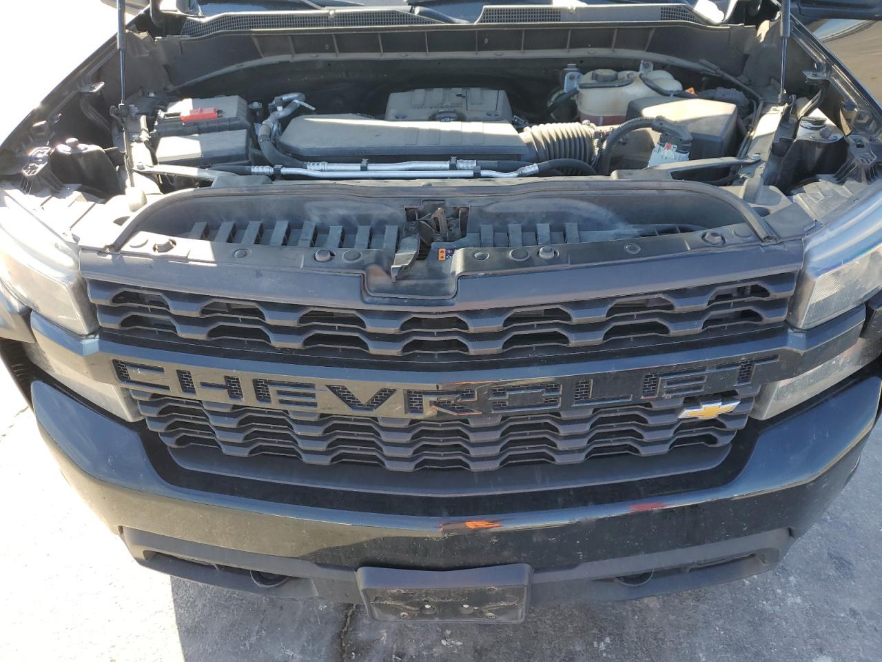 2022 Chevrolet Silverado - Image 12