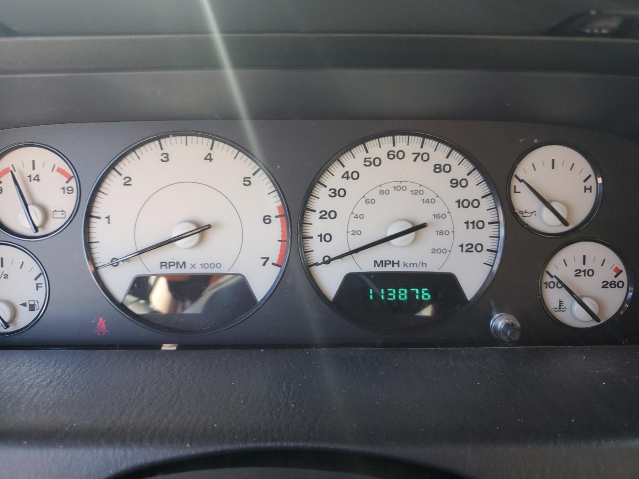 2004 Jeep Grand Cherokee - Image 9