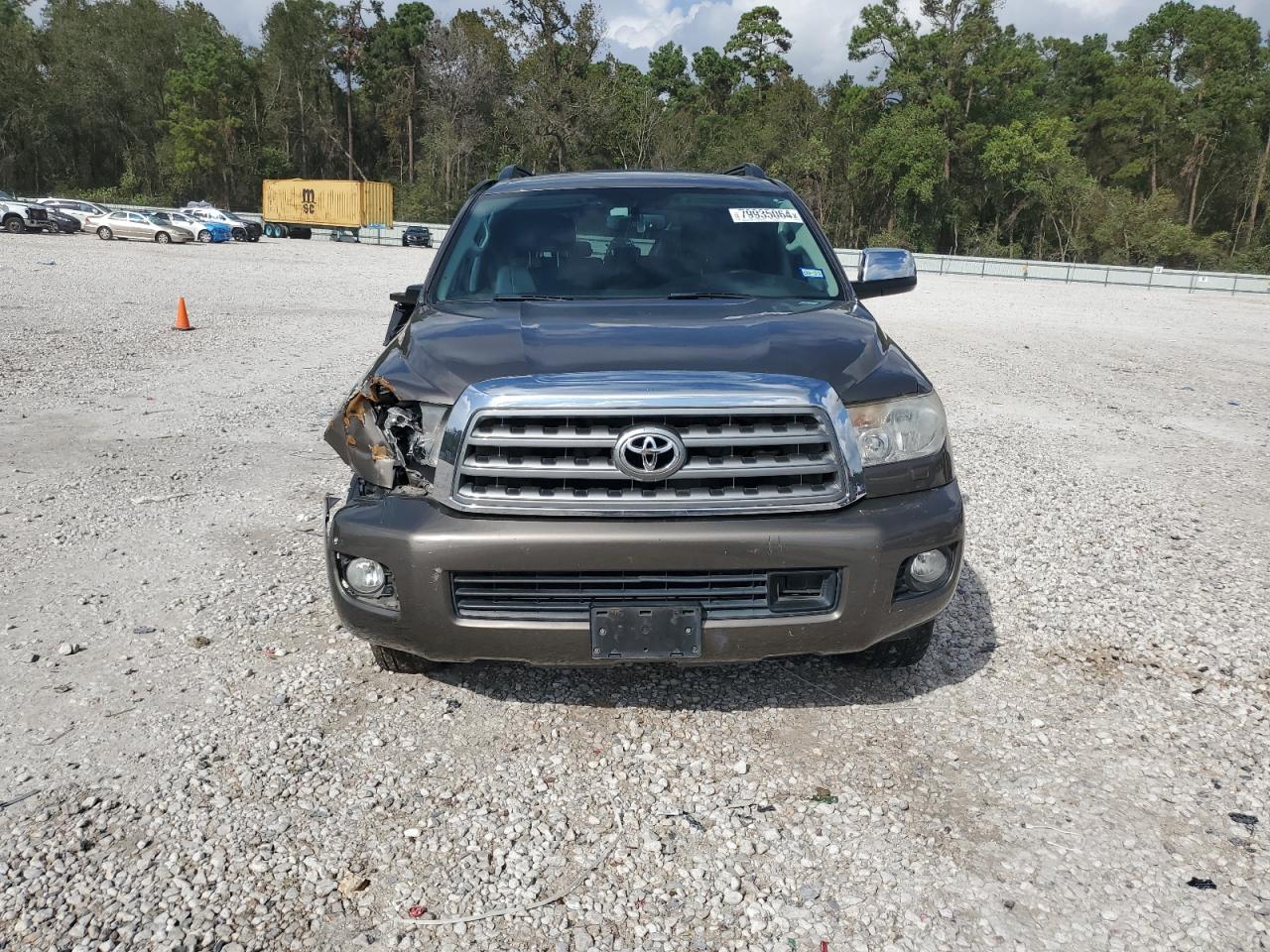 2014 Toyota Sequoia - Image 5