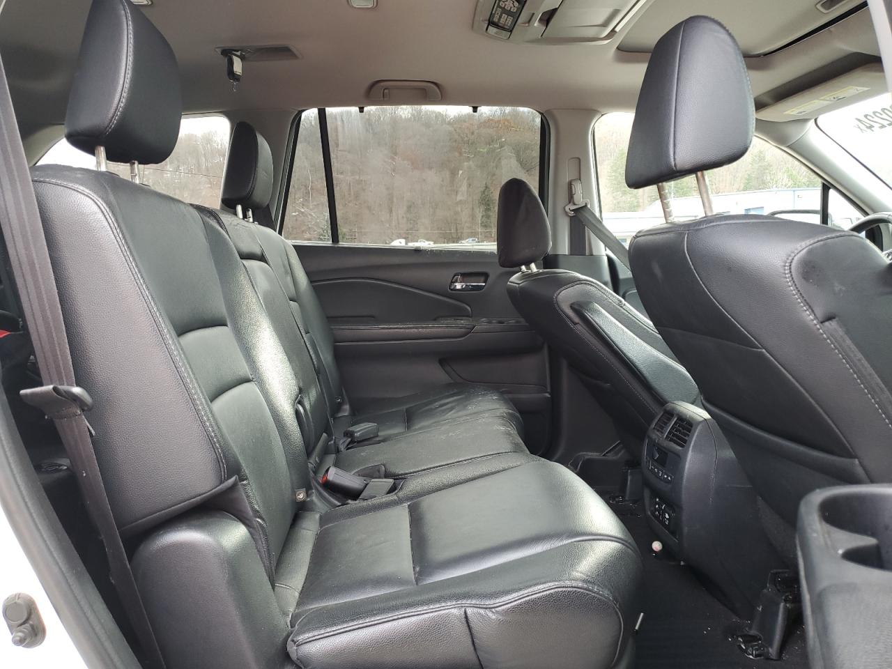 2017 Honda Pilot - Image 11