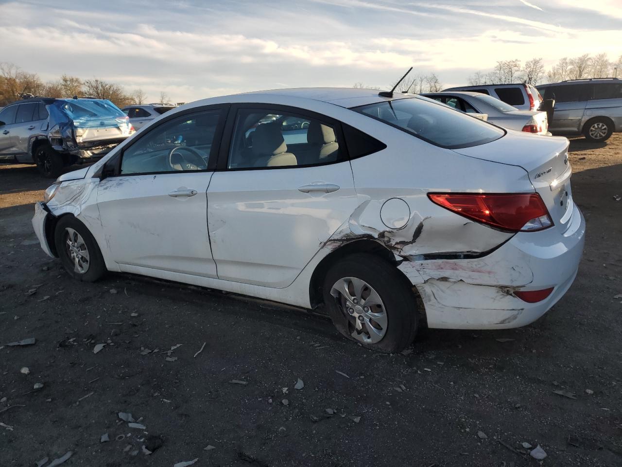 VIN KMHCT4AE5HU334997 2017 HYUNDAI ACCENT no.2