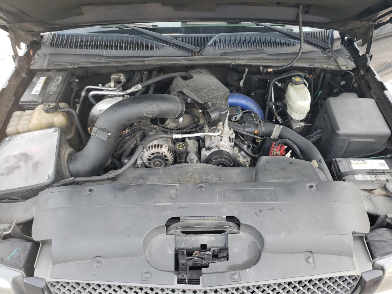 2004 Chevrolet Silverado - Image 11
