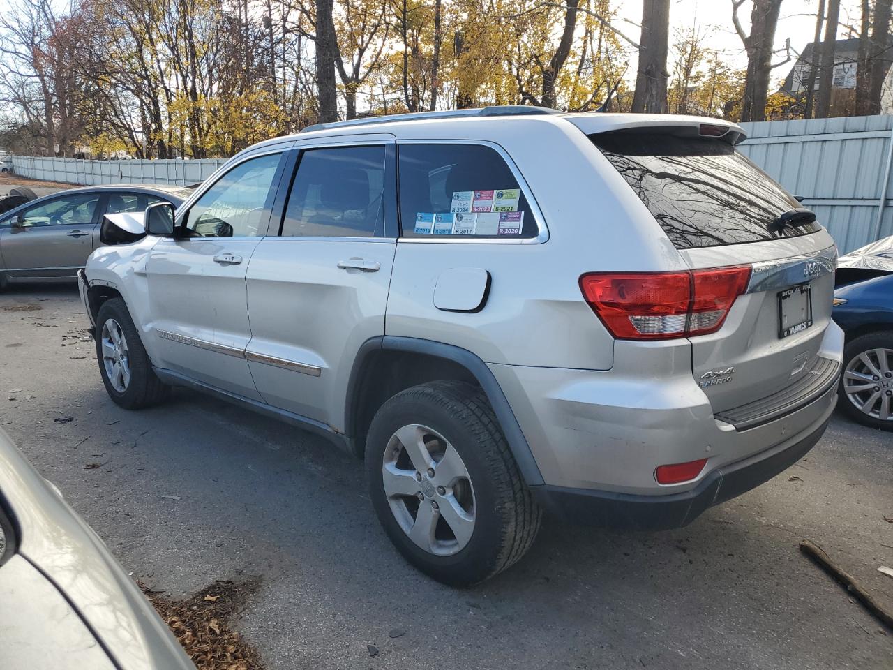 2011 Jeep Grand Cherokee - Image 2