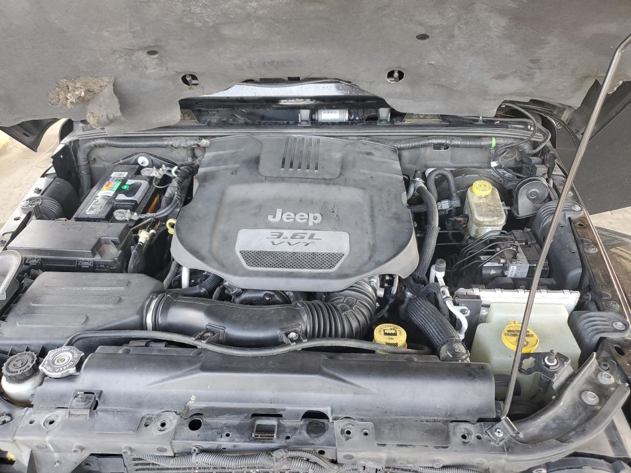 2013 Jeep Wrangler - Image 11