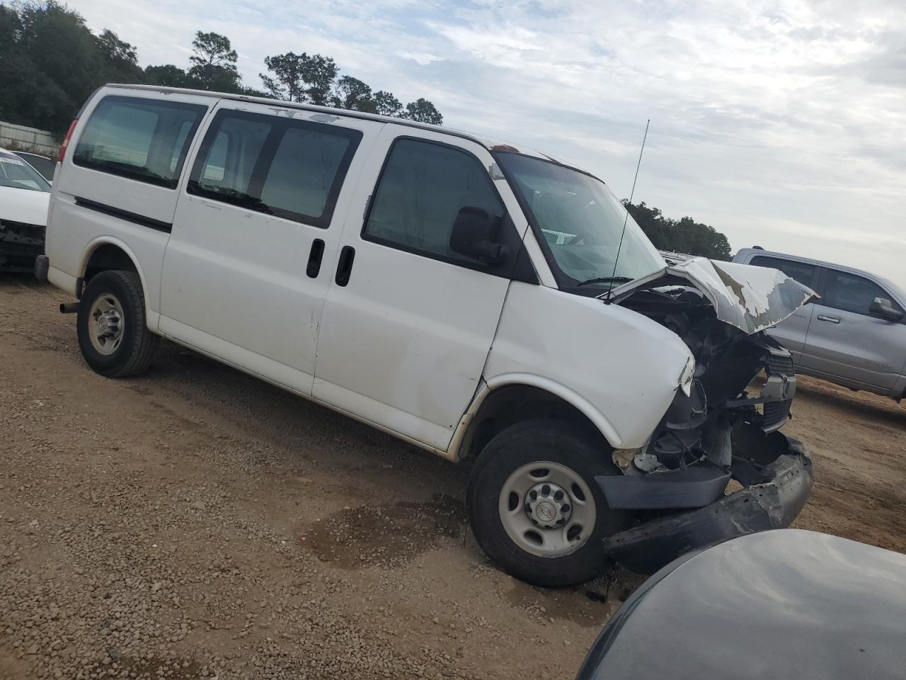 2008 Chevrolet Express - Image 4