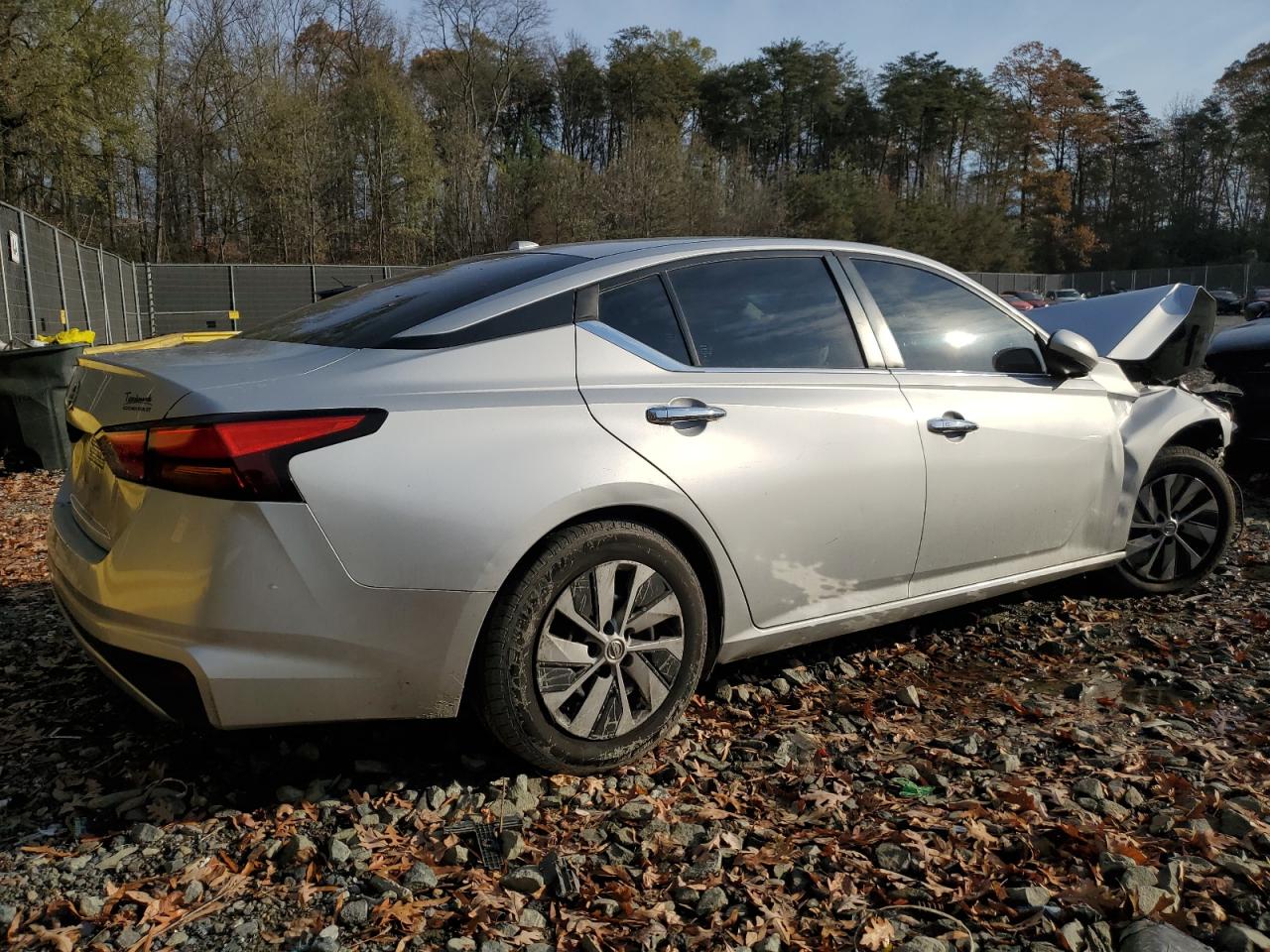 2020 Nissan Altima - Image 3