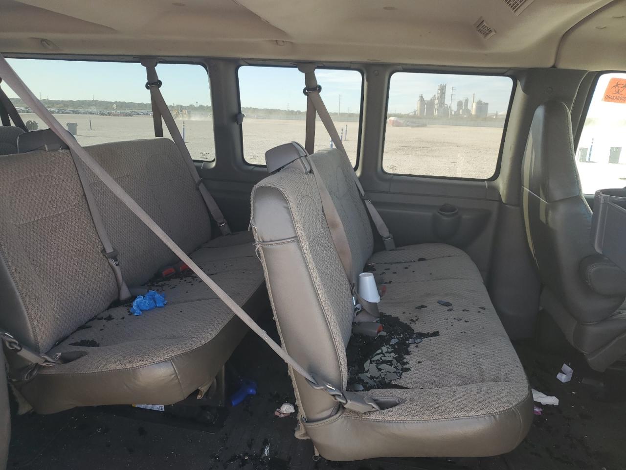2009 Chevrolet Express - Image 11