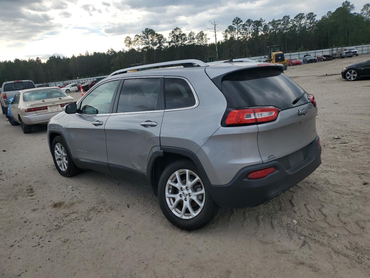 2016 Jeep Grand Cherokee - Image 2