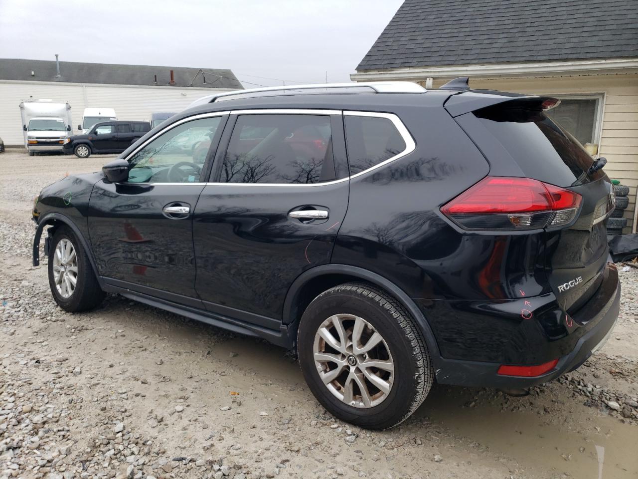 2017 Nissan Rogue - Image 2