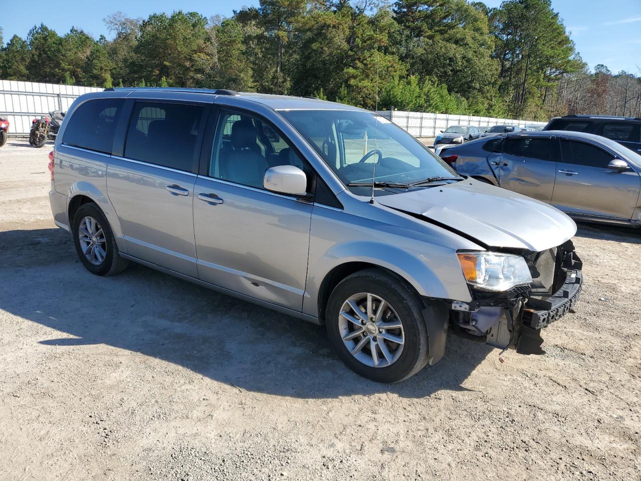 2020 Dodge Caravan - Image 4