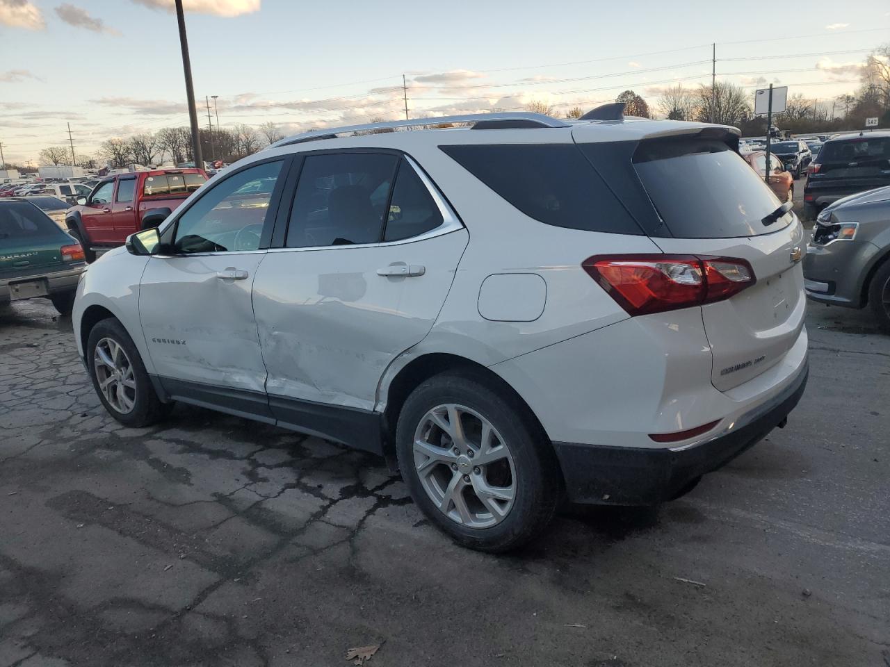 2019 Chevrolet Equinox - Image 2