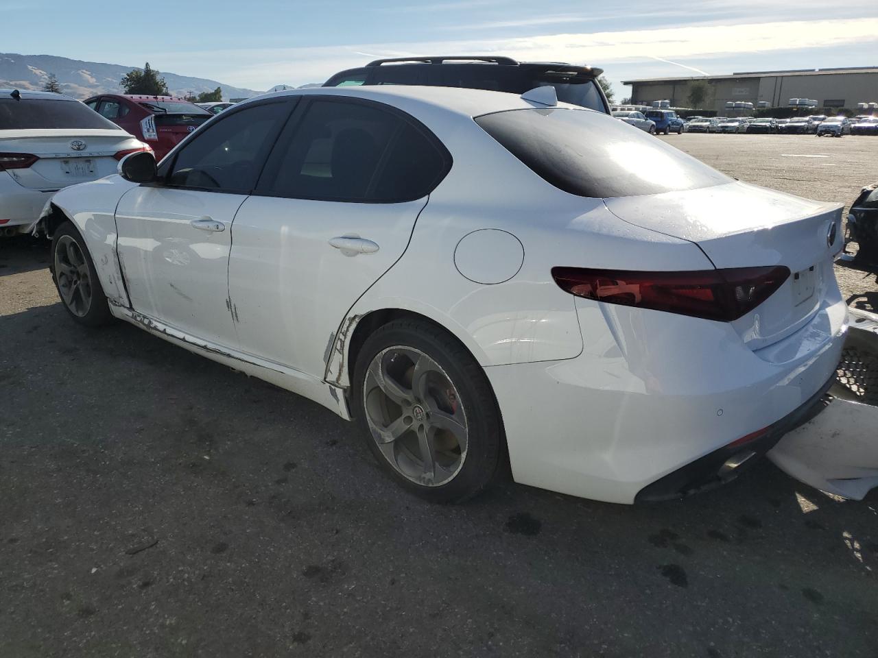 2018 Alfa Romeo Giulia - Image 2