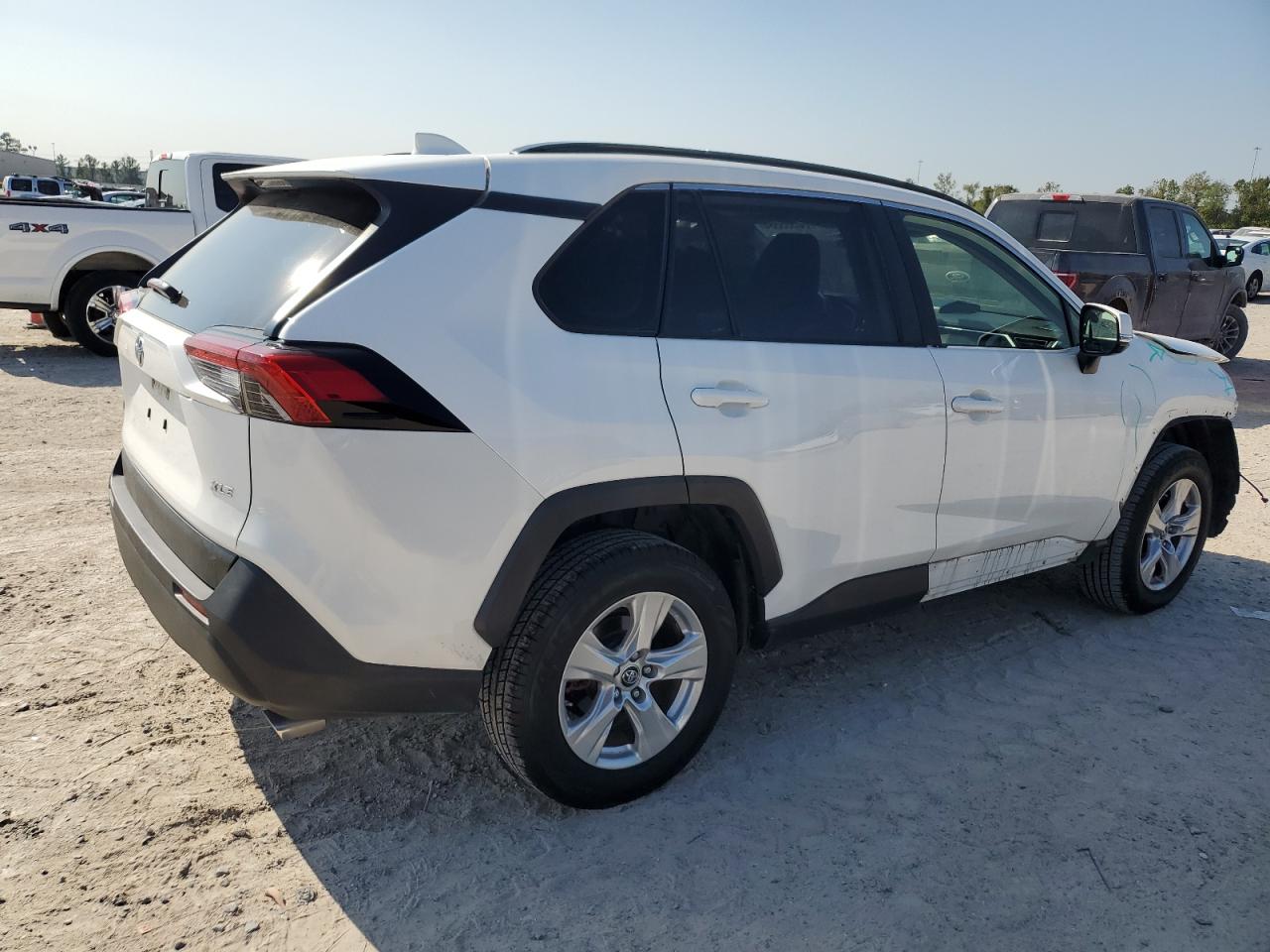 2019 Toyota RAV 4 - Image 3