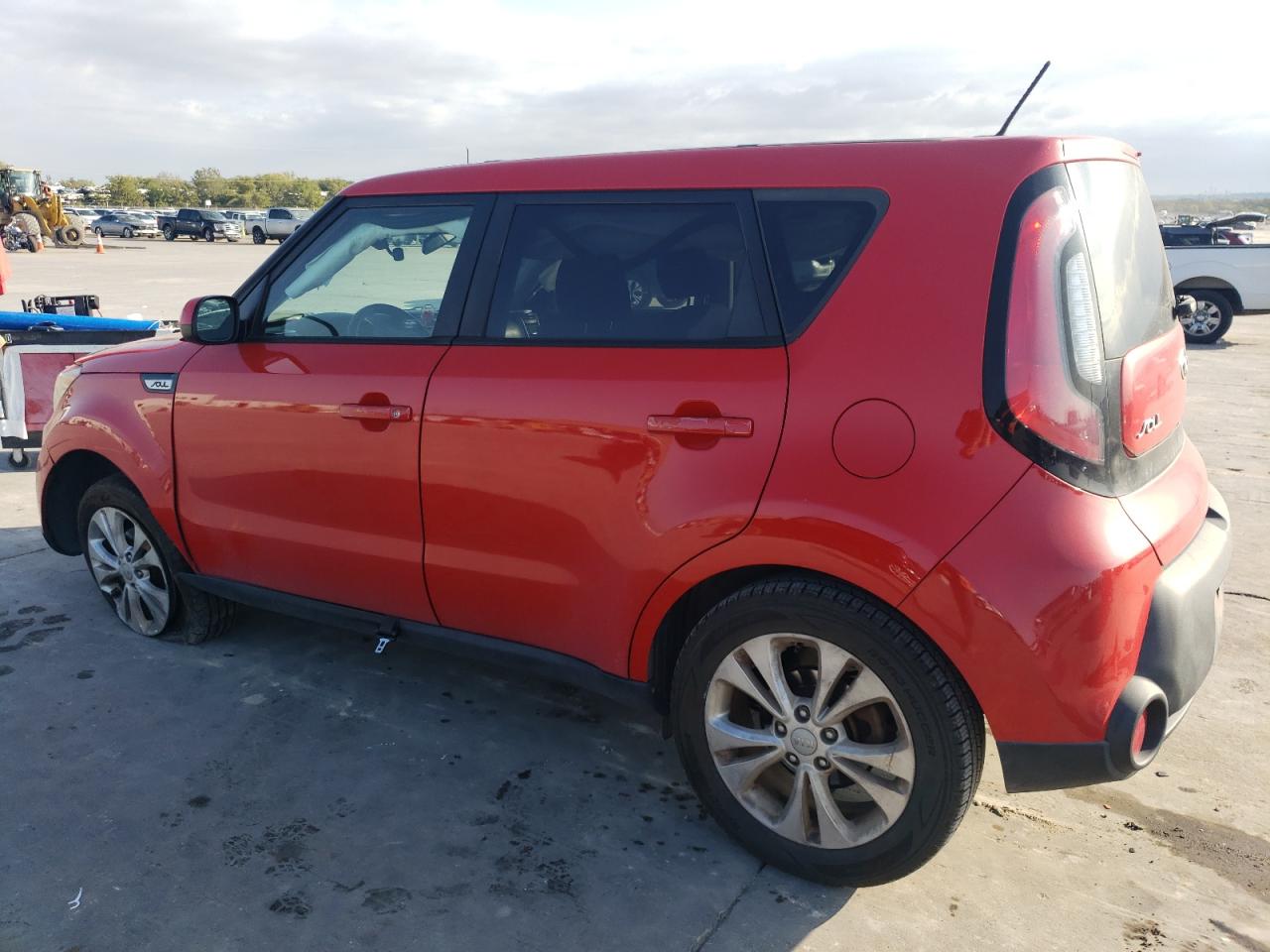 VIN KNDJP3A56F7749476 2015 KIA SOUL no.2