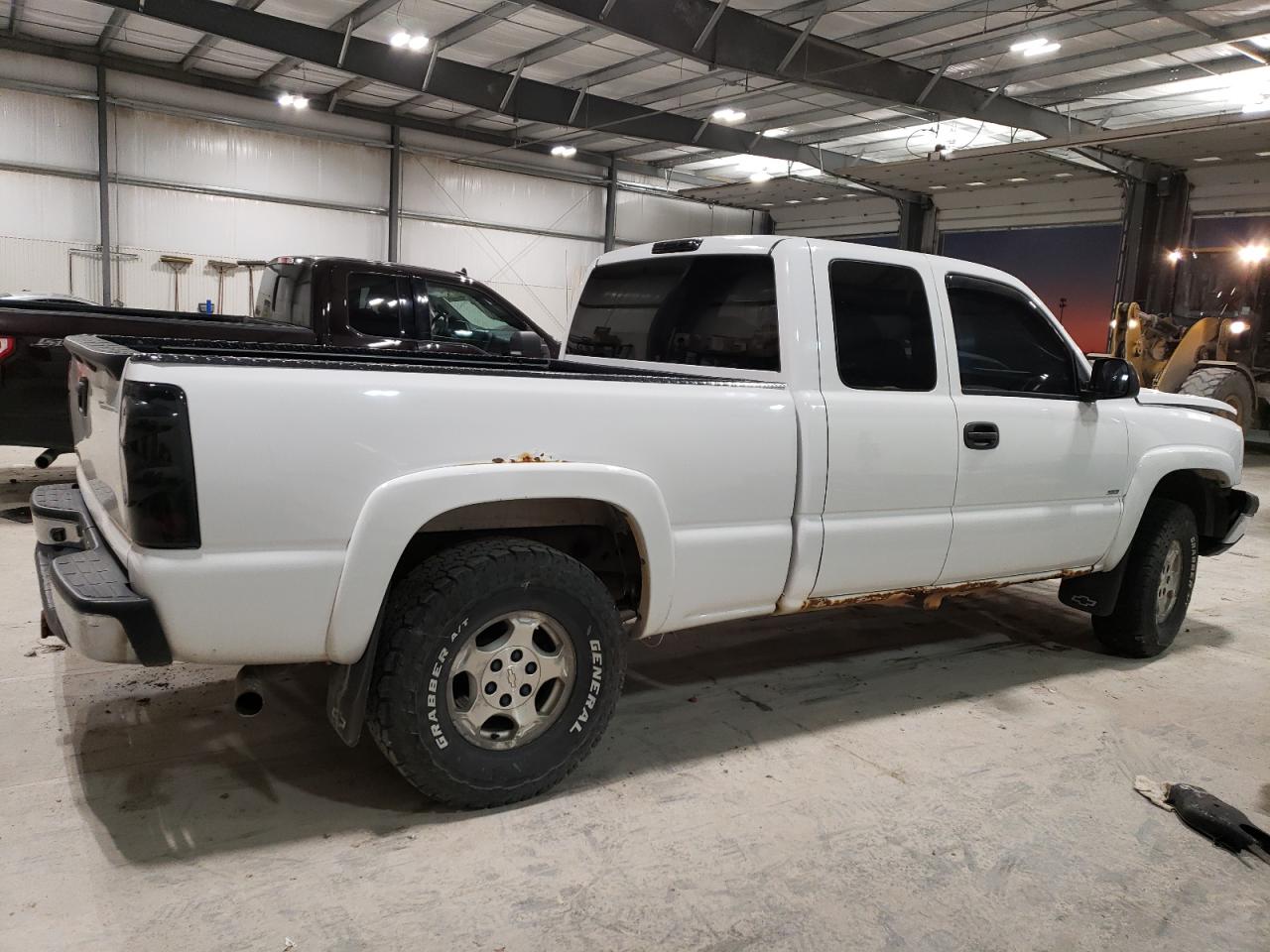 2004 Chevrolet Silverado - Image 3