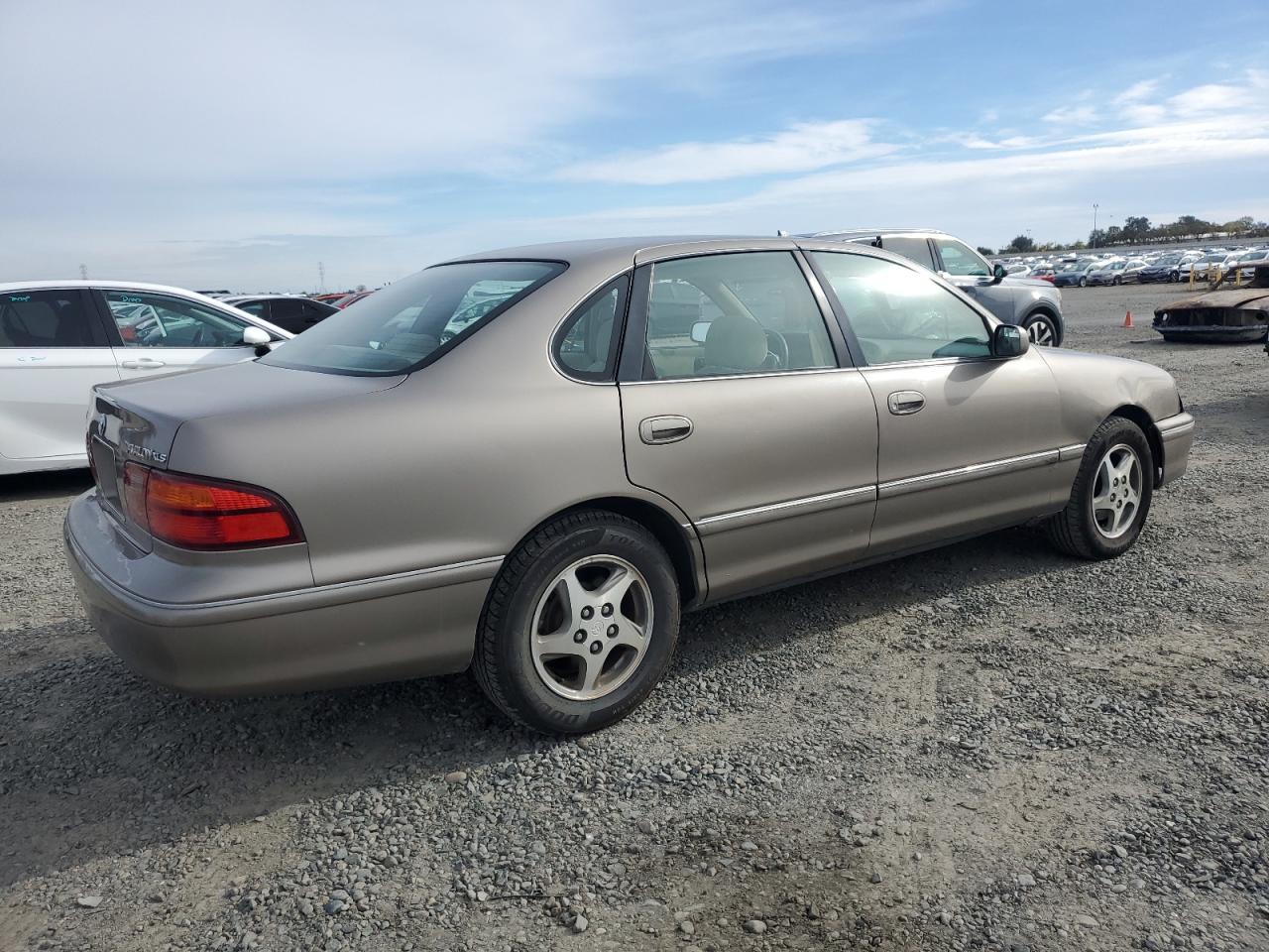 1999 Toyota Avalon - Image 3