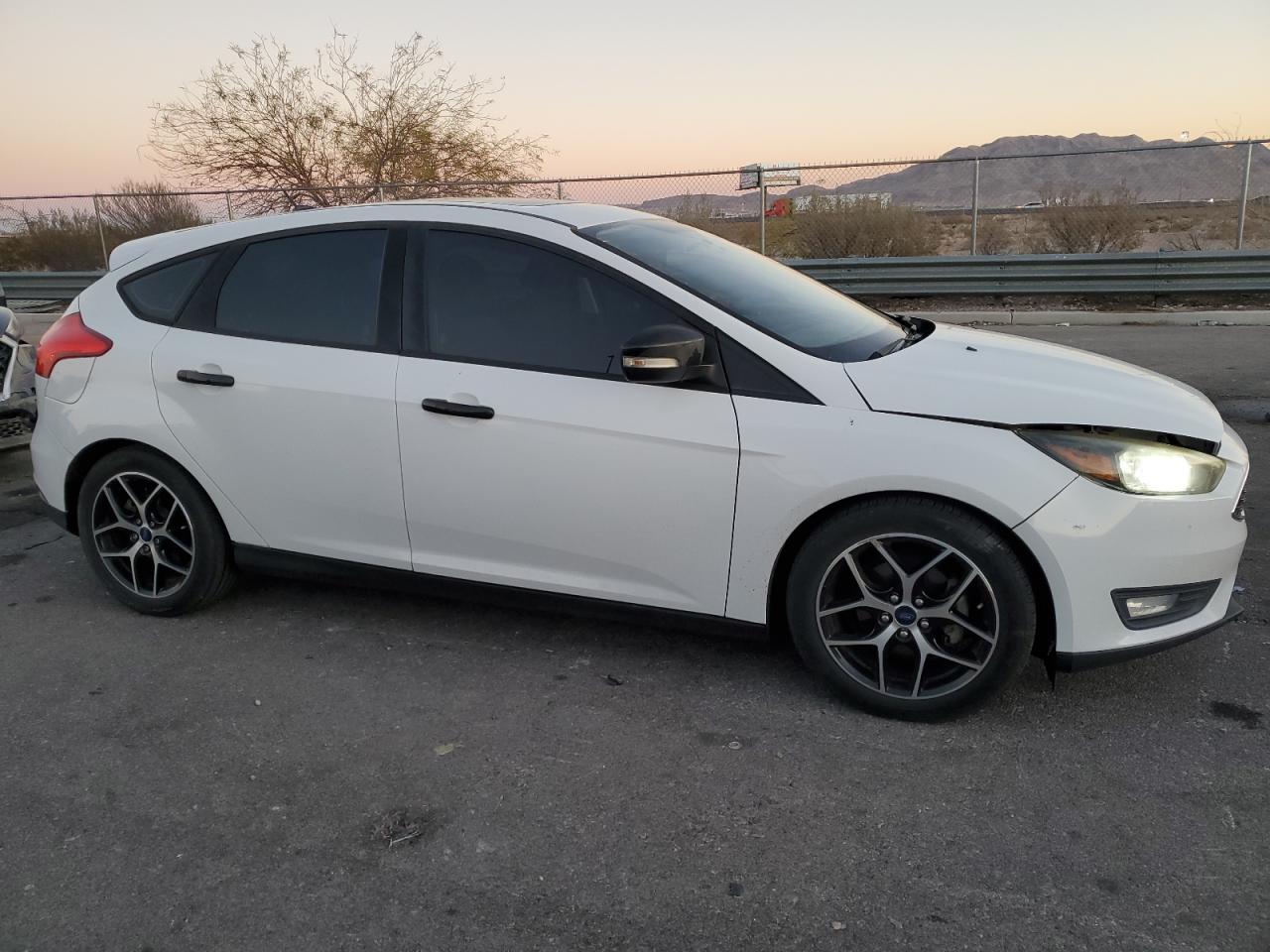 2017 Ford Focus - Image 4