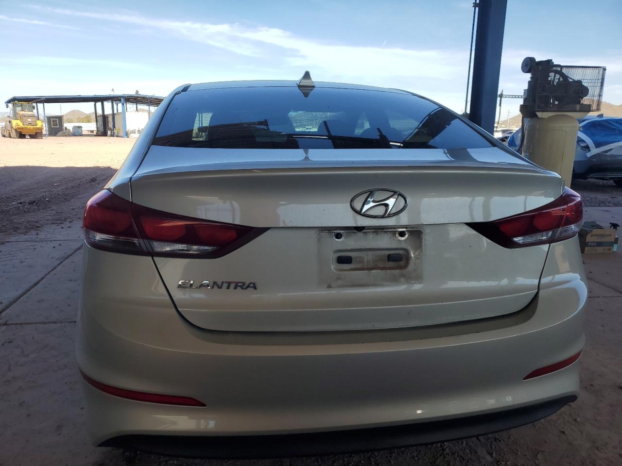 2017 Hyundai Elantra - Image 6