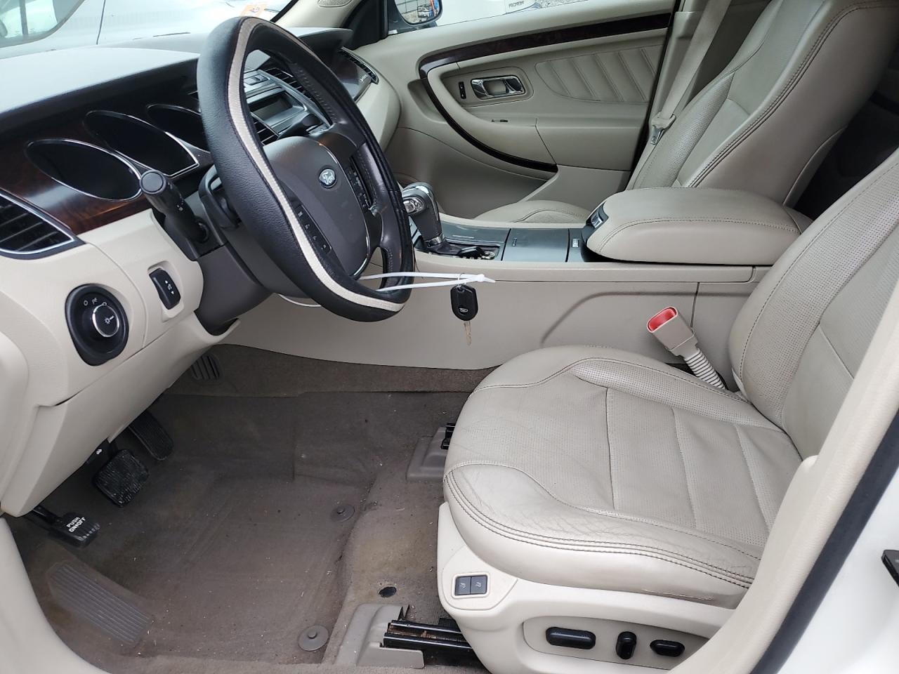 2010 Ford Taurus - Image 7