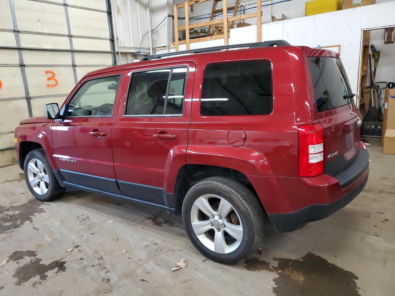 VIN 1C4NJRFB4ED630331 2014 JEEP PATRIOT no.2