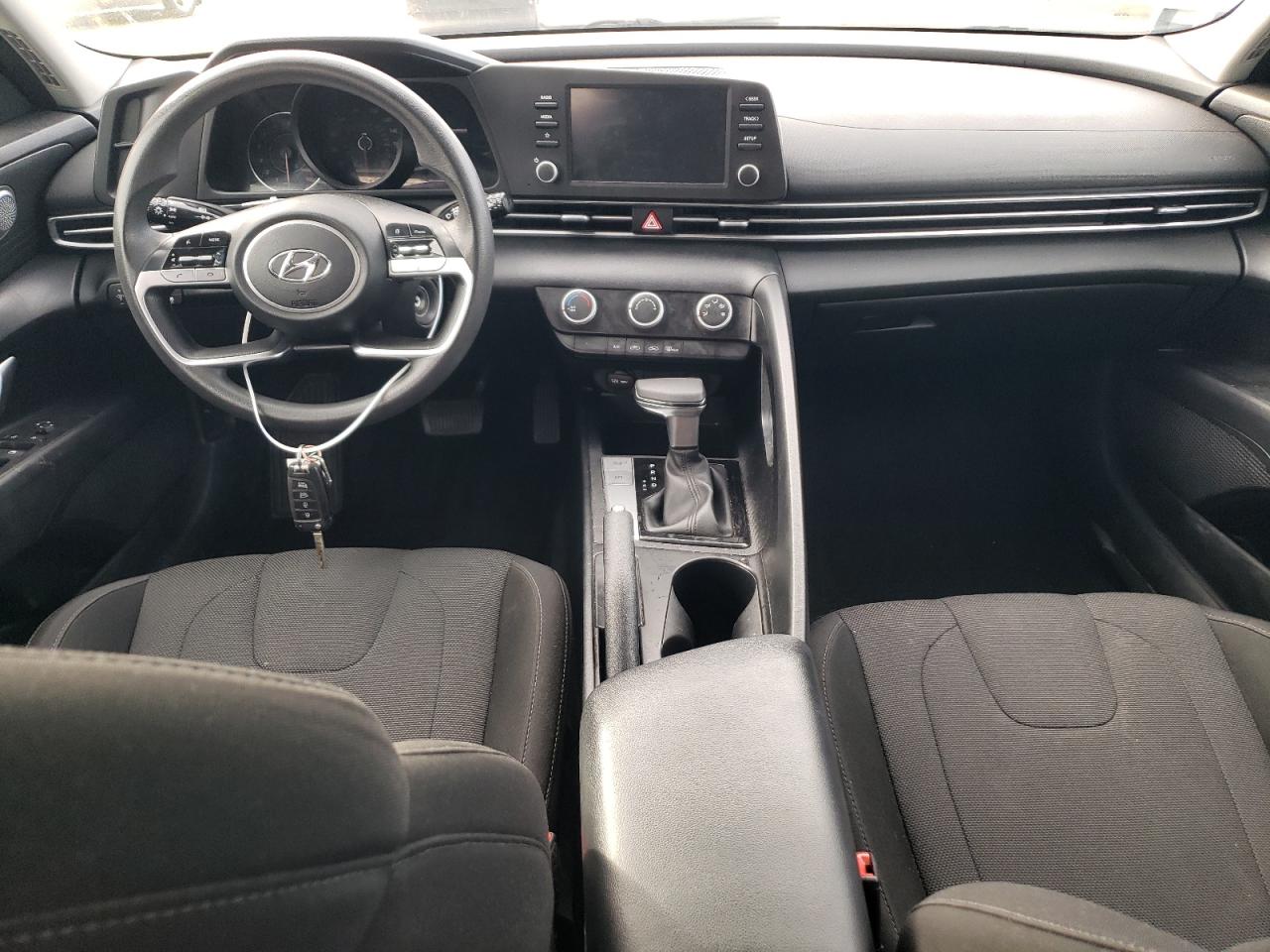 2021 Hyundai Elantra - Image 8