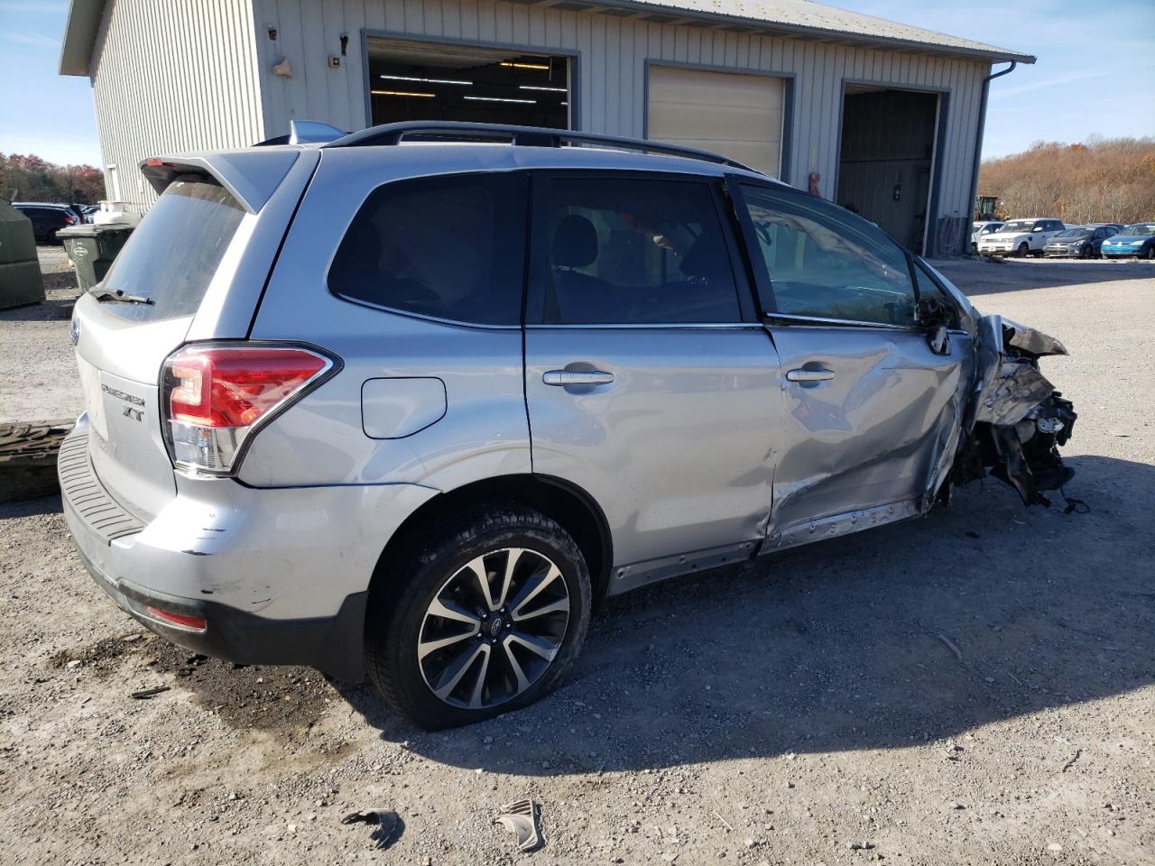 VIN JF2SJGEC9HH415379 2017 SUBARU FORESTER no.3