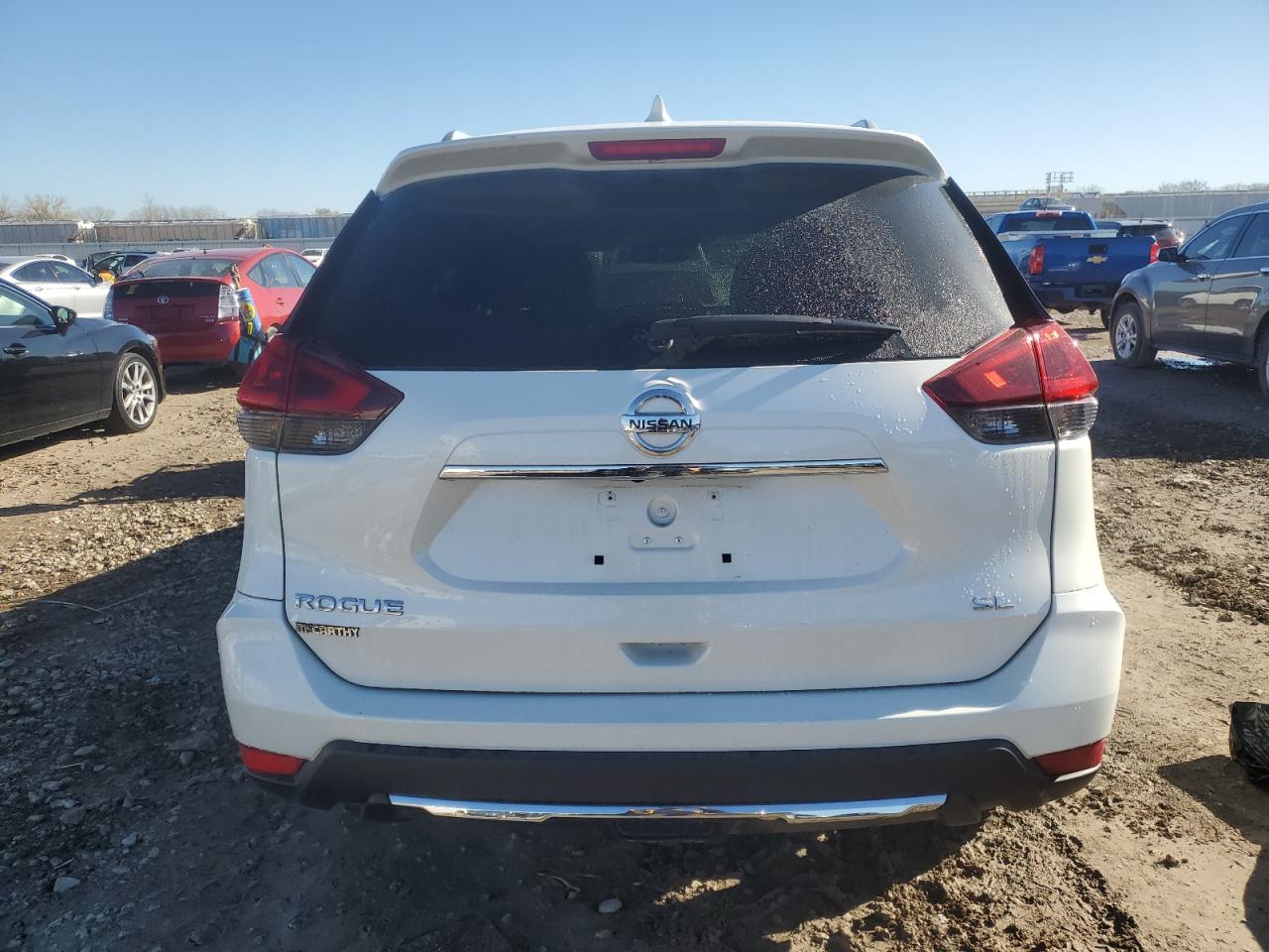 2018 Nissan Rogue - Image 6