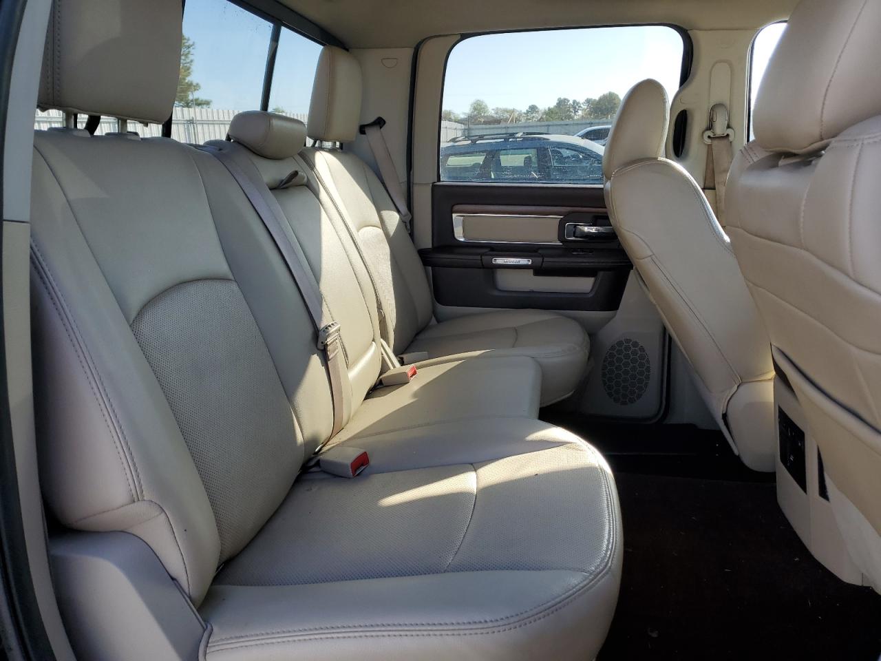 2014 RAM 1500 - Image 10