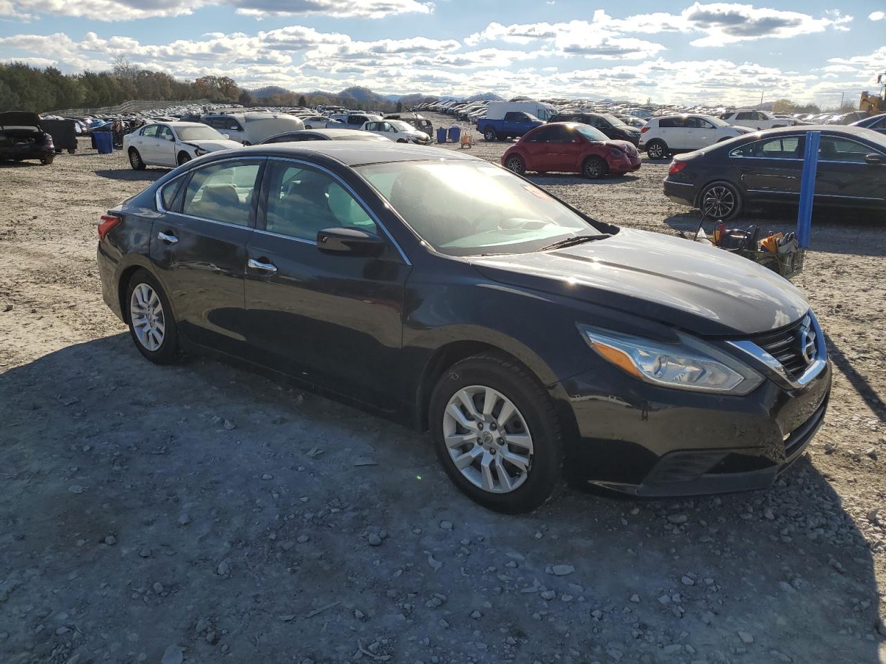 2017 Nissan Altima - Image 4