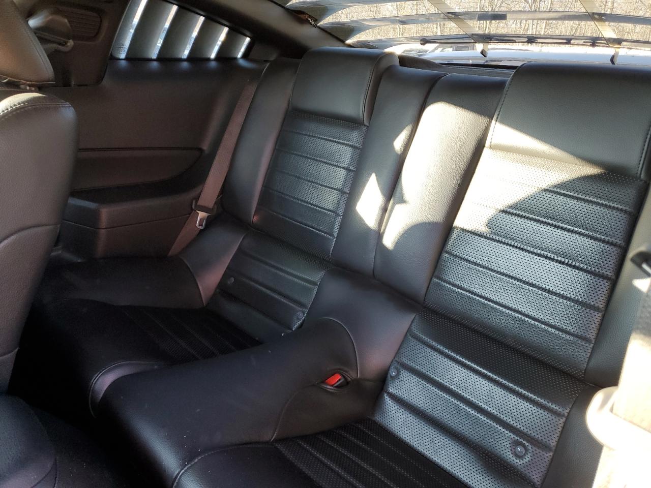 2009 Ford Mustang - Image 10