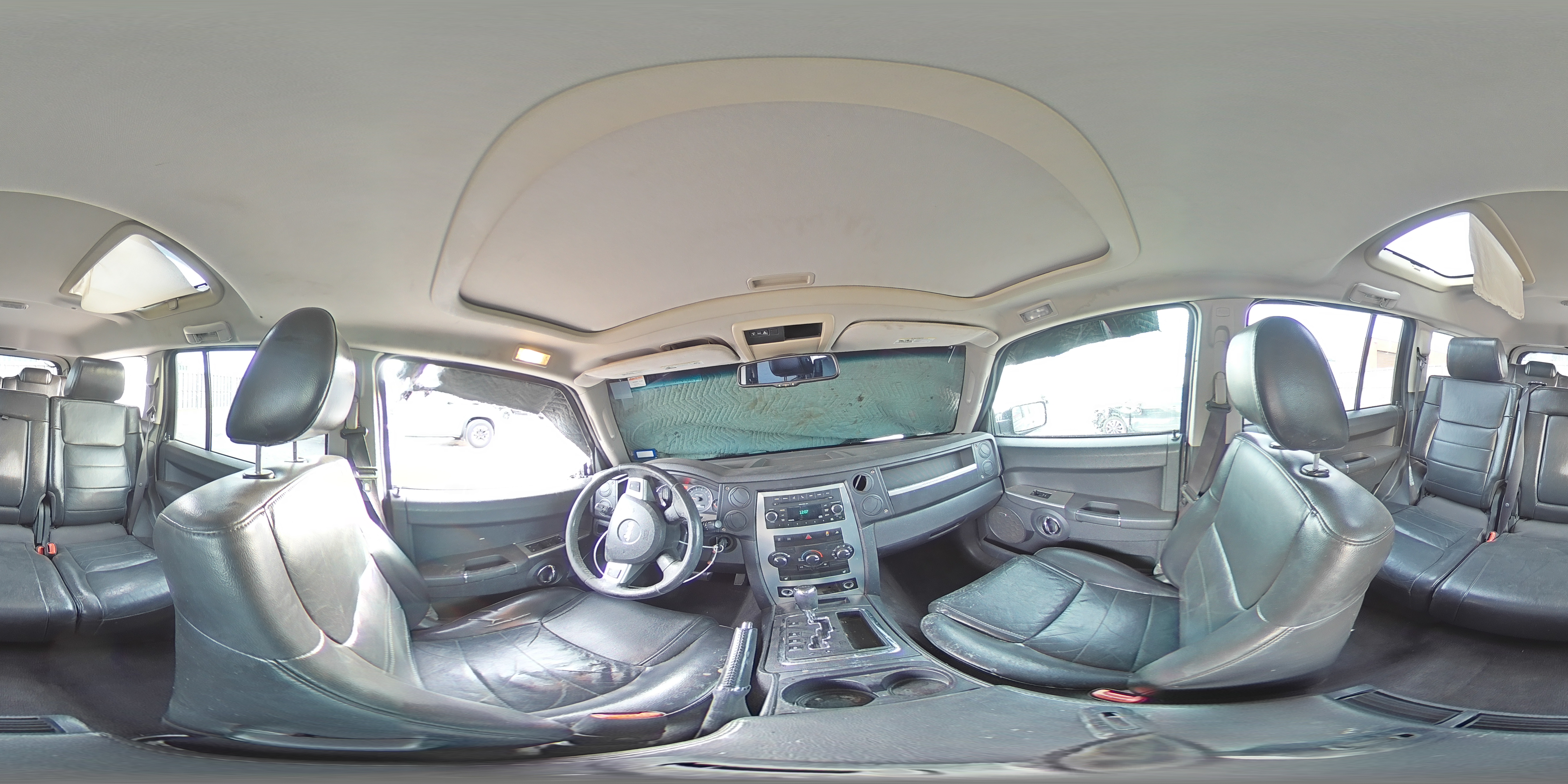 2010 Jeep Commander - Image 14