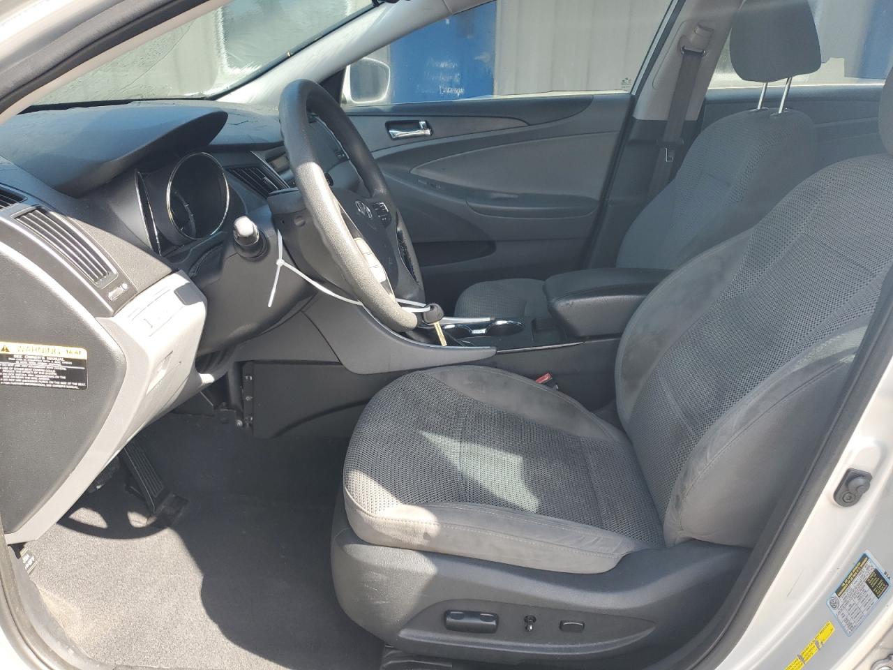 2012 Hyundai Sonata - Image 7